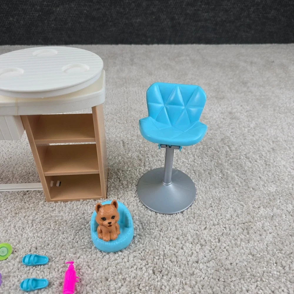 Barbie Face Mask Spa Day Playset GJR84 Multicolor Vanity Chair Puppy Accessories